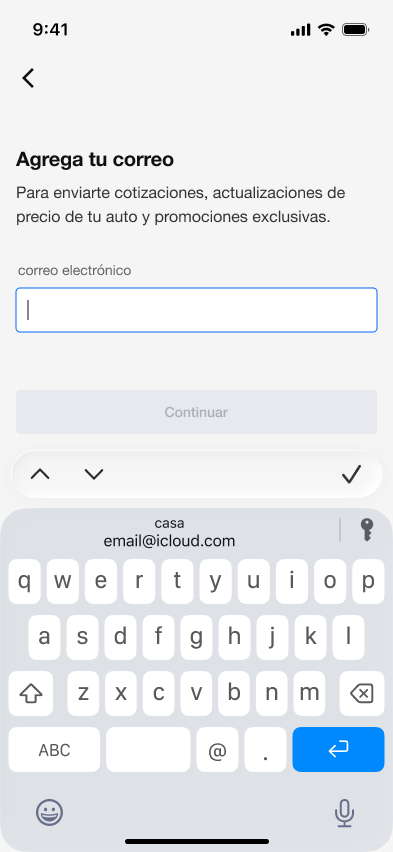 La carga del email representa información de identidad compitiendo por atención inicial.
